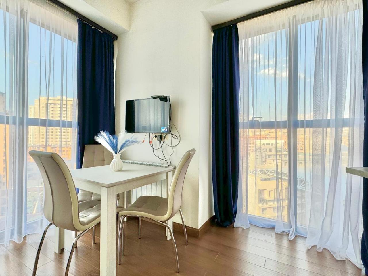 Ns Apartments In Yerevan City Centre Exteriör bild